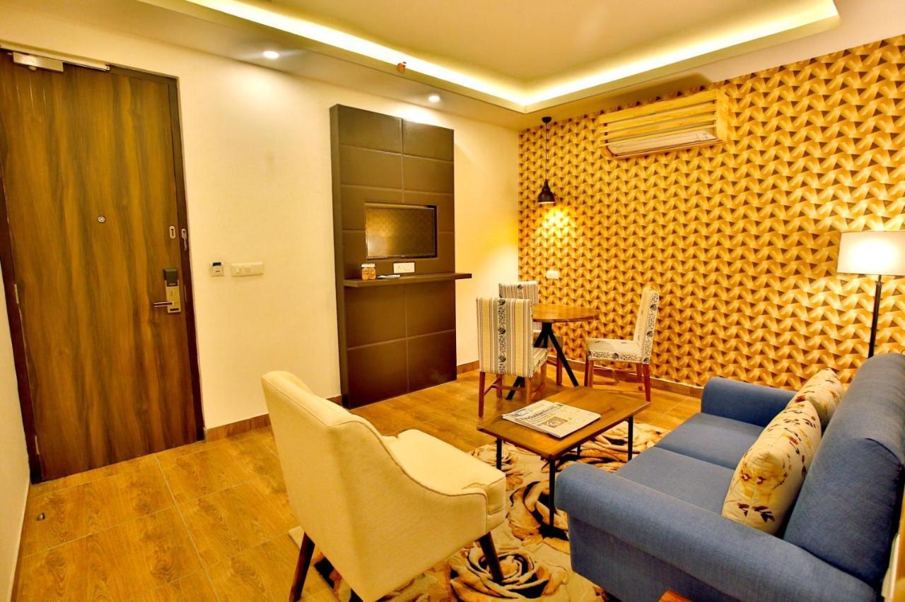 The Fern Residency Noida Hotel Exterior foto